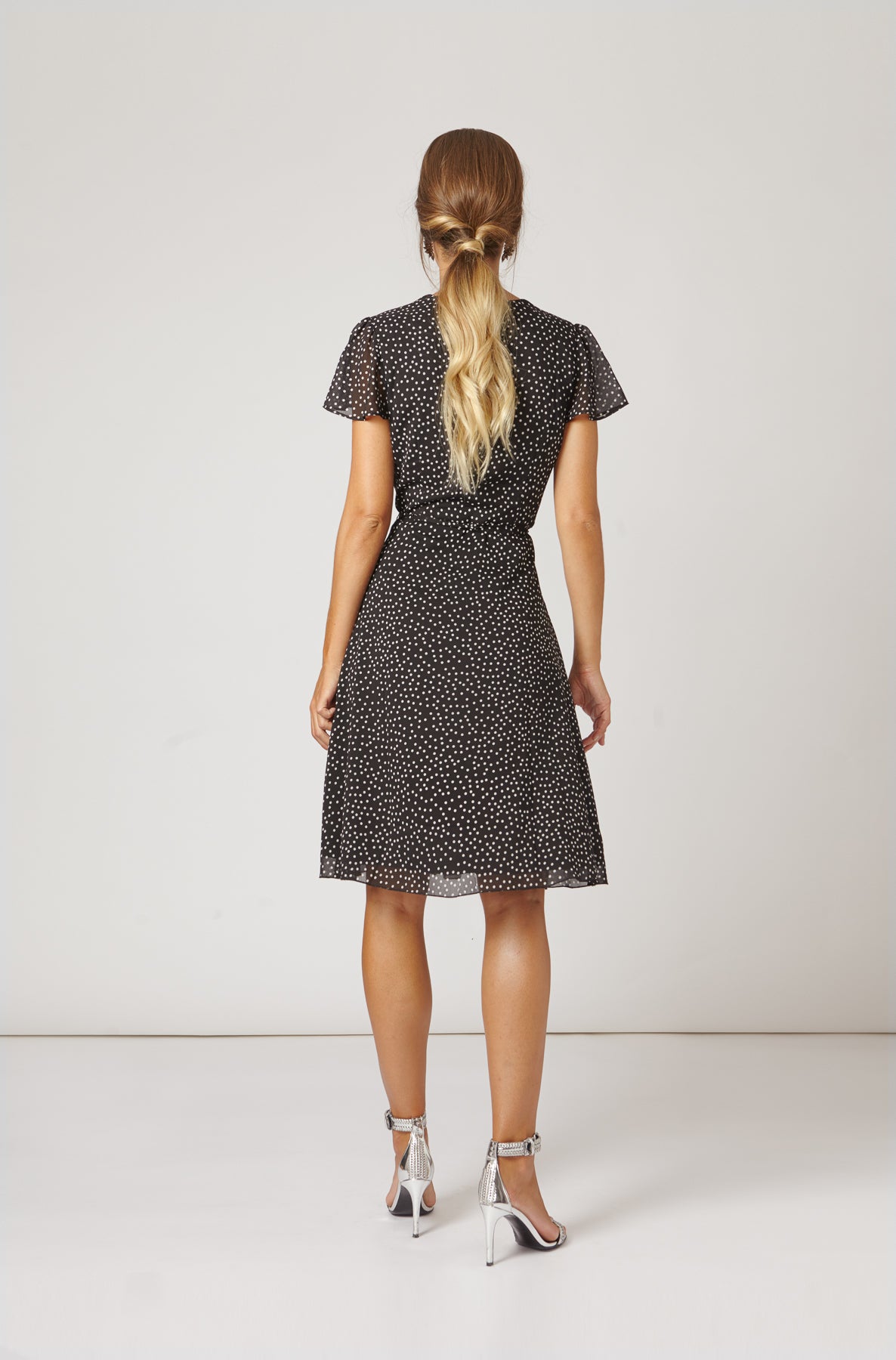 Vestido Nana Lunares Negro/Blanco SS19