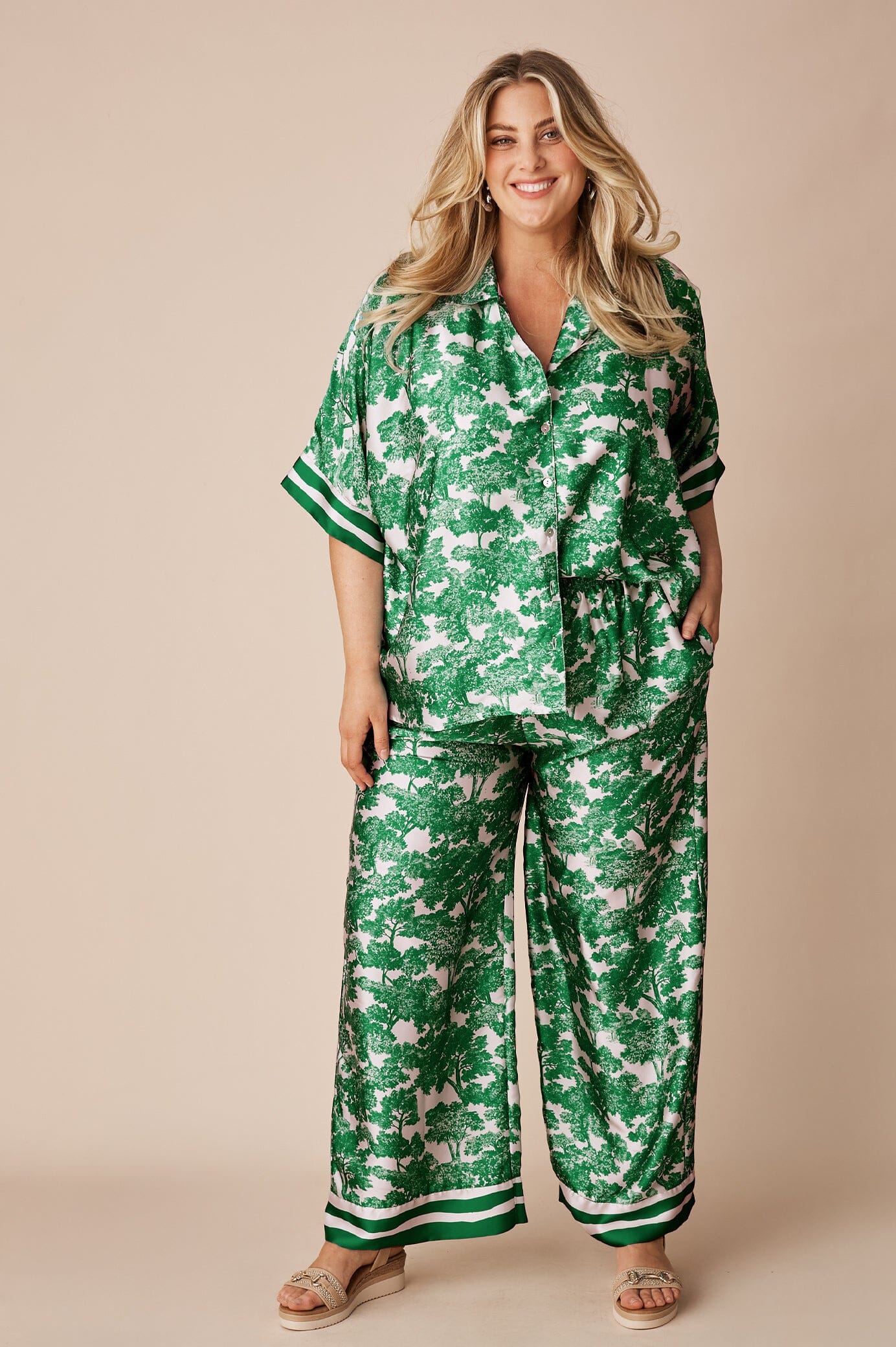 Lisa Short Sleeve Collared Top Emerald