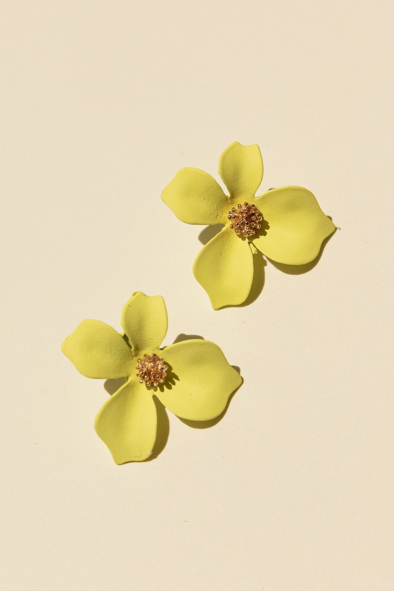 Pendientes Momo Amarillo · Rivera ·