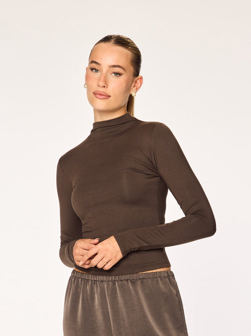 CORE - Turtleneck Longsleeve • Dark Brown