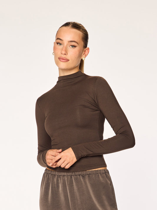 CORE - Turtleneck Longsleeve • Dark Brown