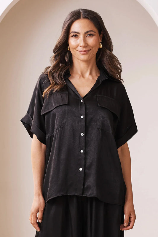 Vittoria Short Sleeve Collared V-Neck Shirt Black