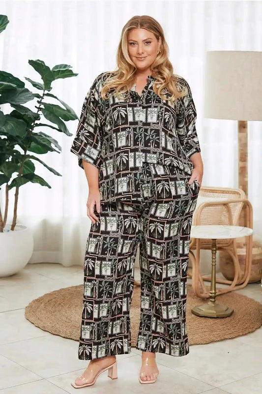 Maui Palm Print Pants in Black and Green