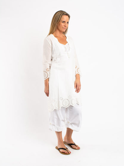 Broderie Anglais Top in Off-white