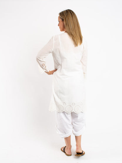 Broderie Anglais Top in Off-white