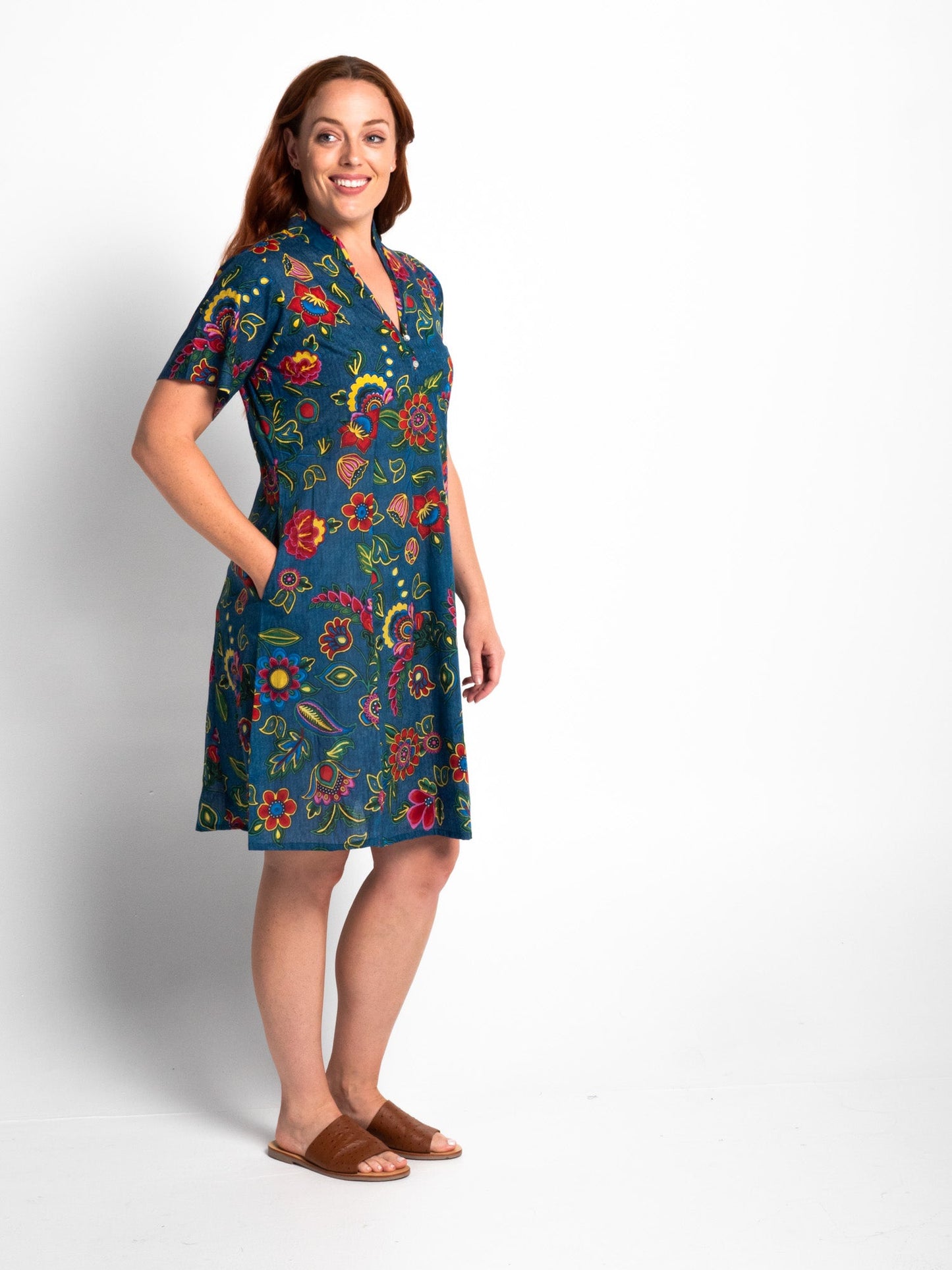 Mareeba Dress with Short Sleeve in Denim Floral