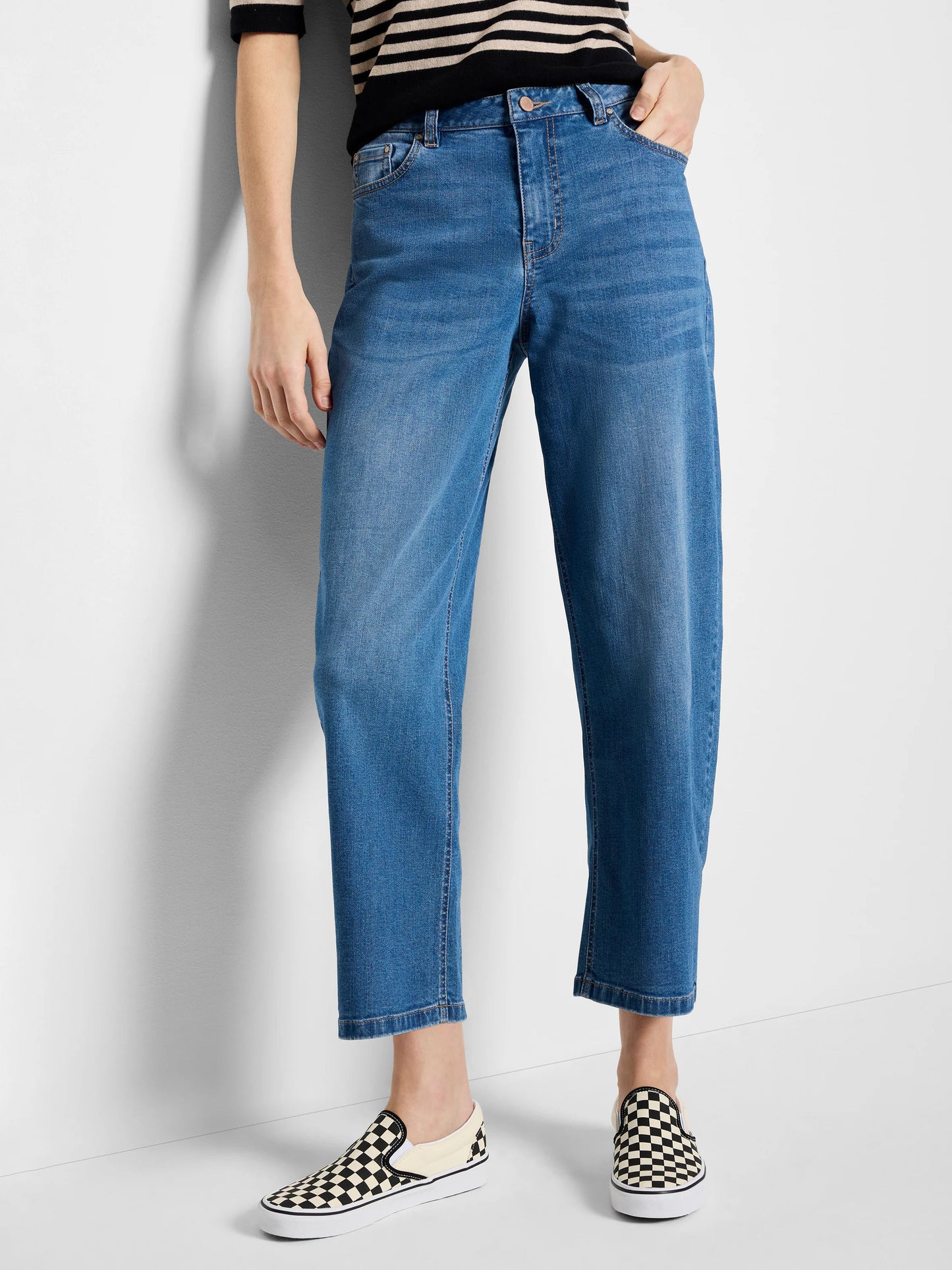 Barrel Leg Cropped Jean