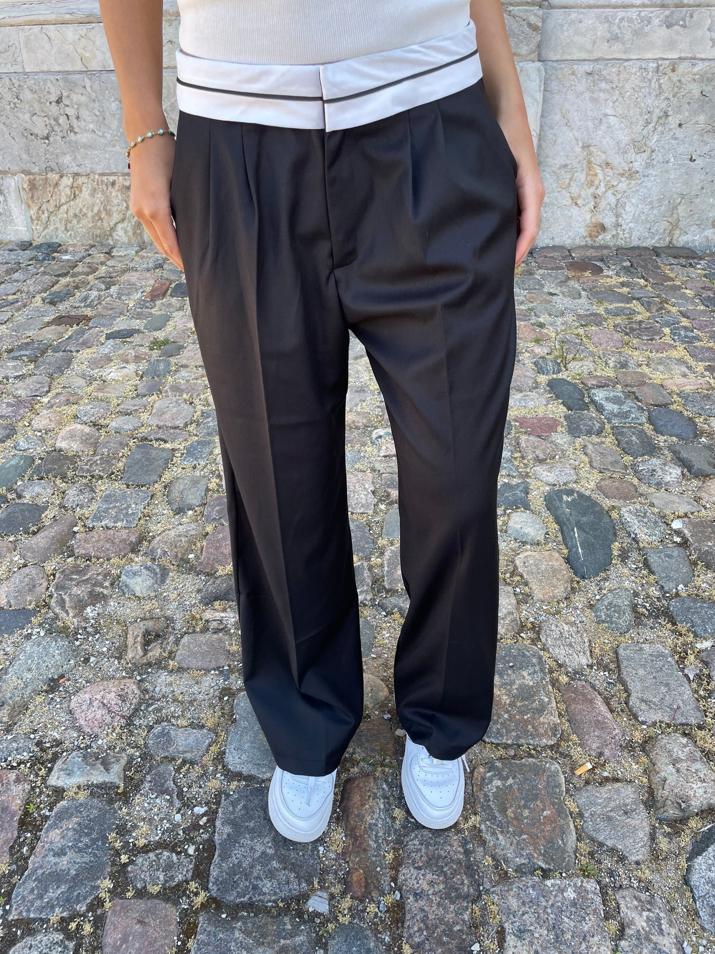 Maddie pants with reverse waistband - Black