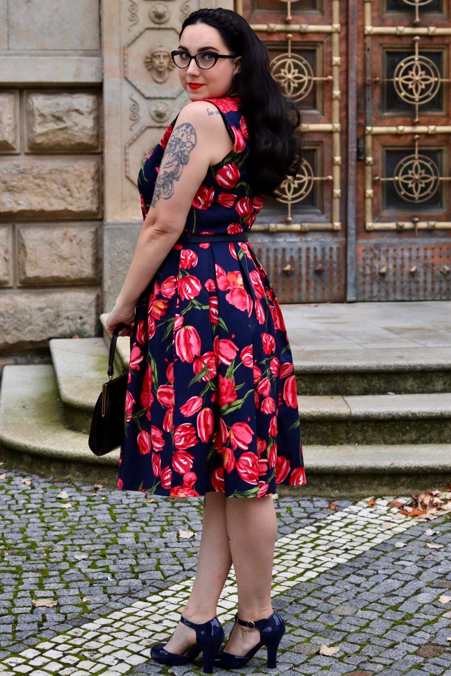 Annie Retro Tulip Floral Swing Dress in Blue-Pink