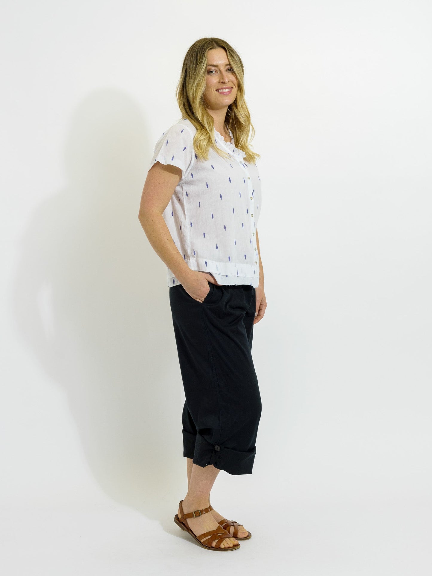 Capricorn Shirt in Blue Leaf motif on white