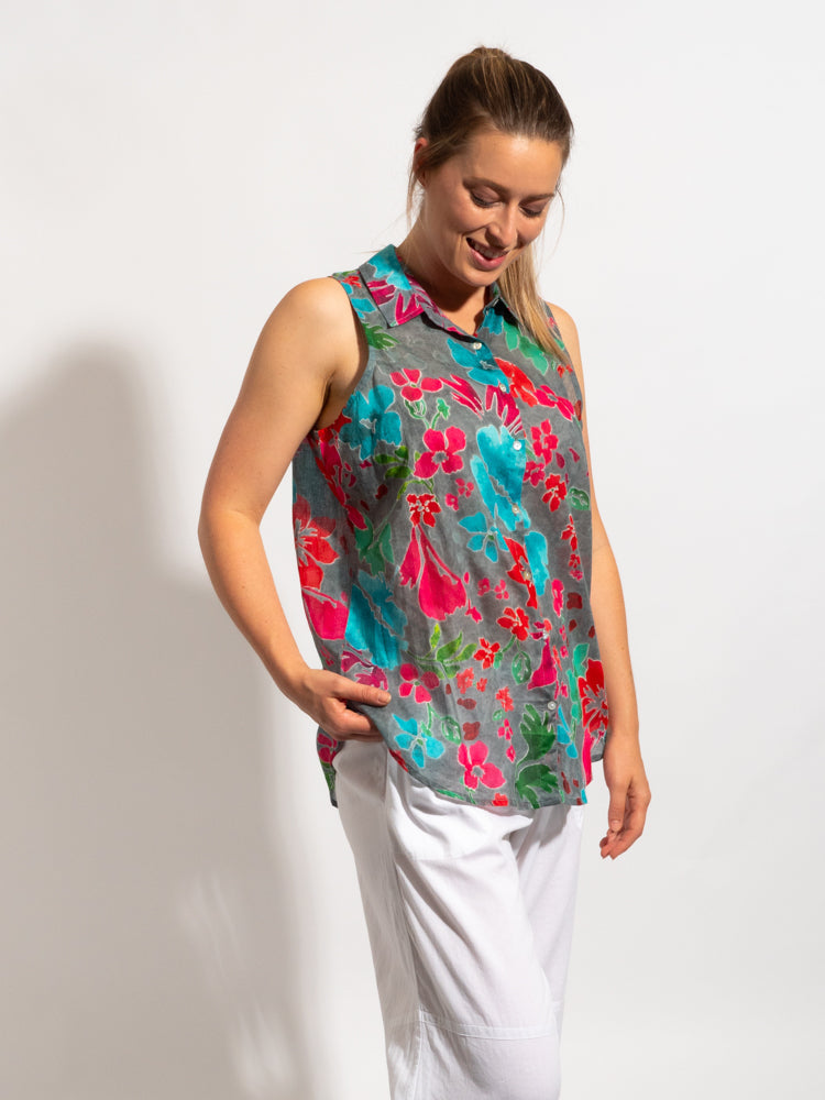 Mozaic Cooloola Top in Grey Red Floral