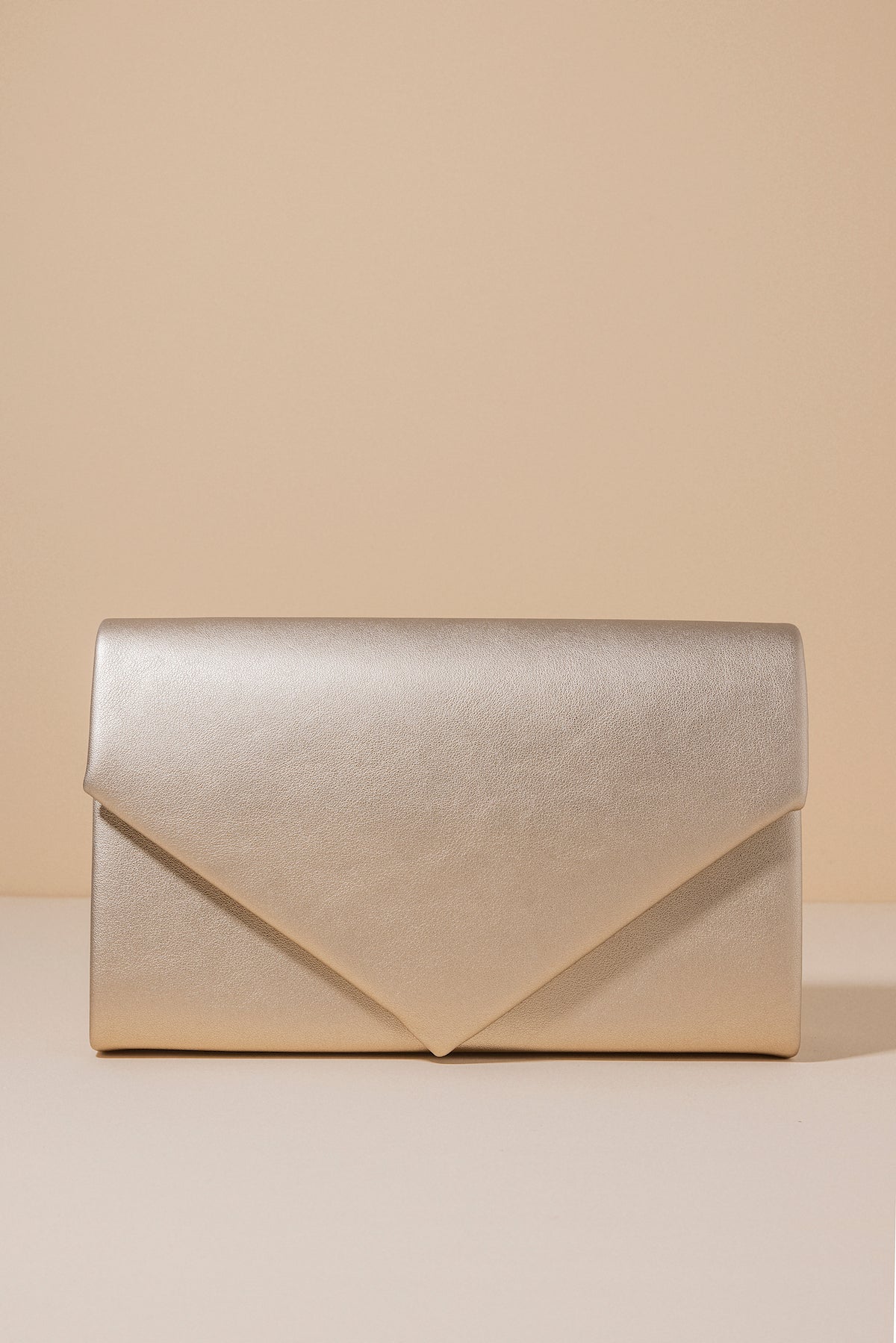 Clutch Sobre Dorado · Wisteria ·