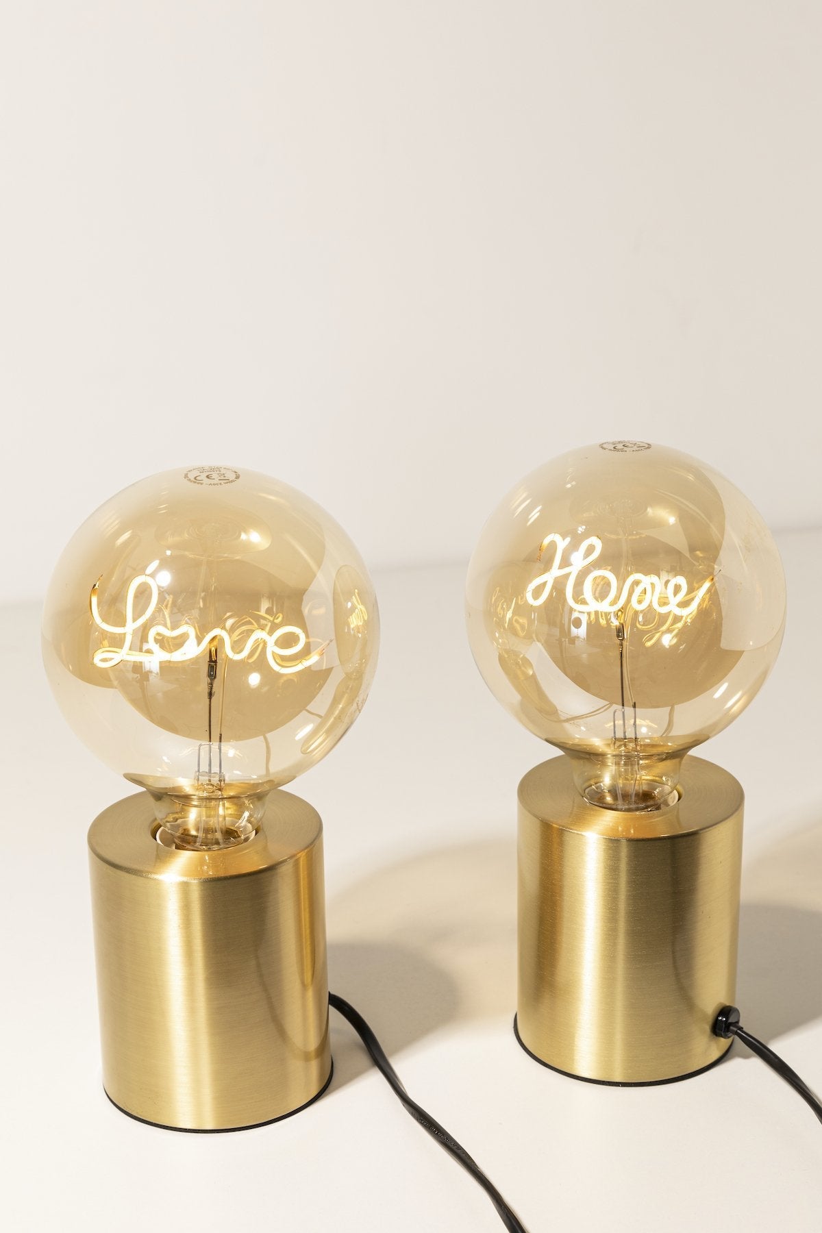 Lampara Love Dorada · Deco ·
