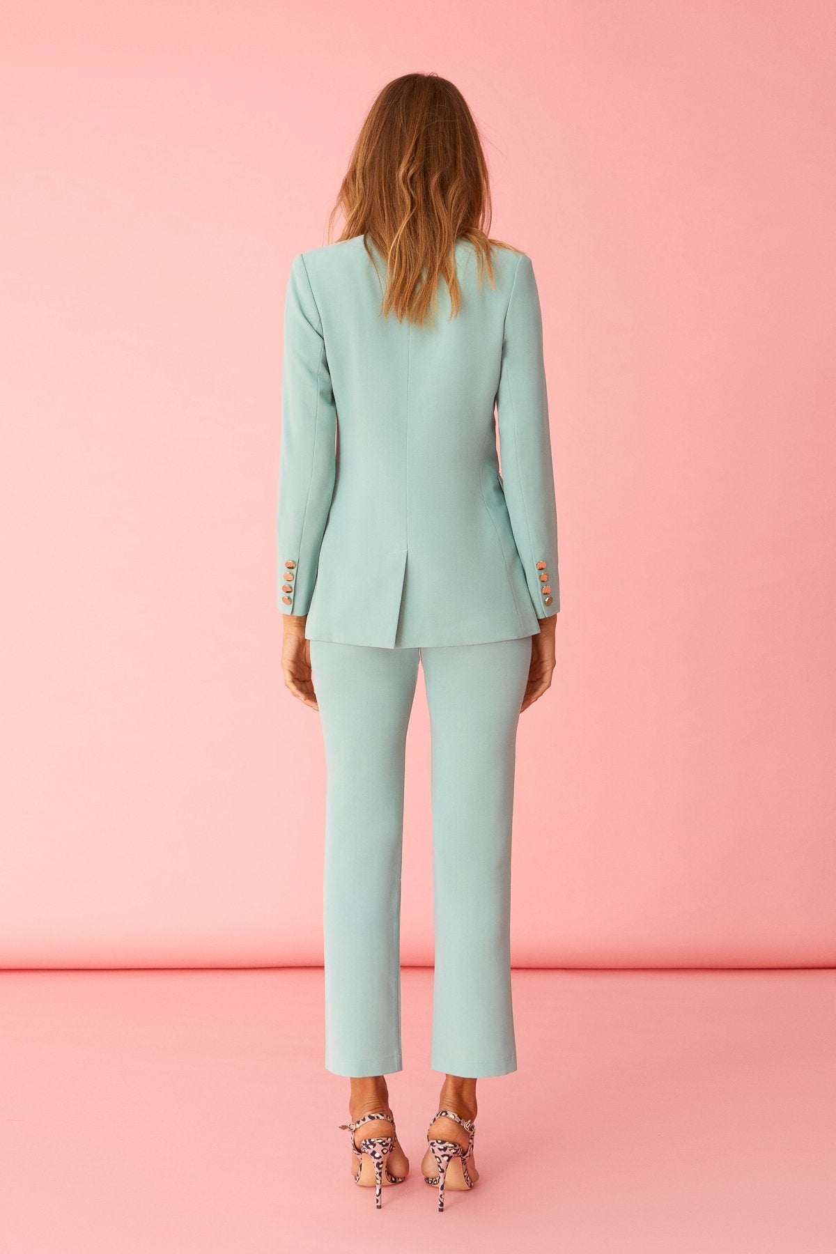 Traje Chaqueta Cornelia & Pantalon Alexandra Verde · Pretty in Pink ·