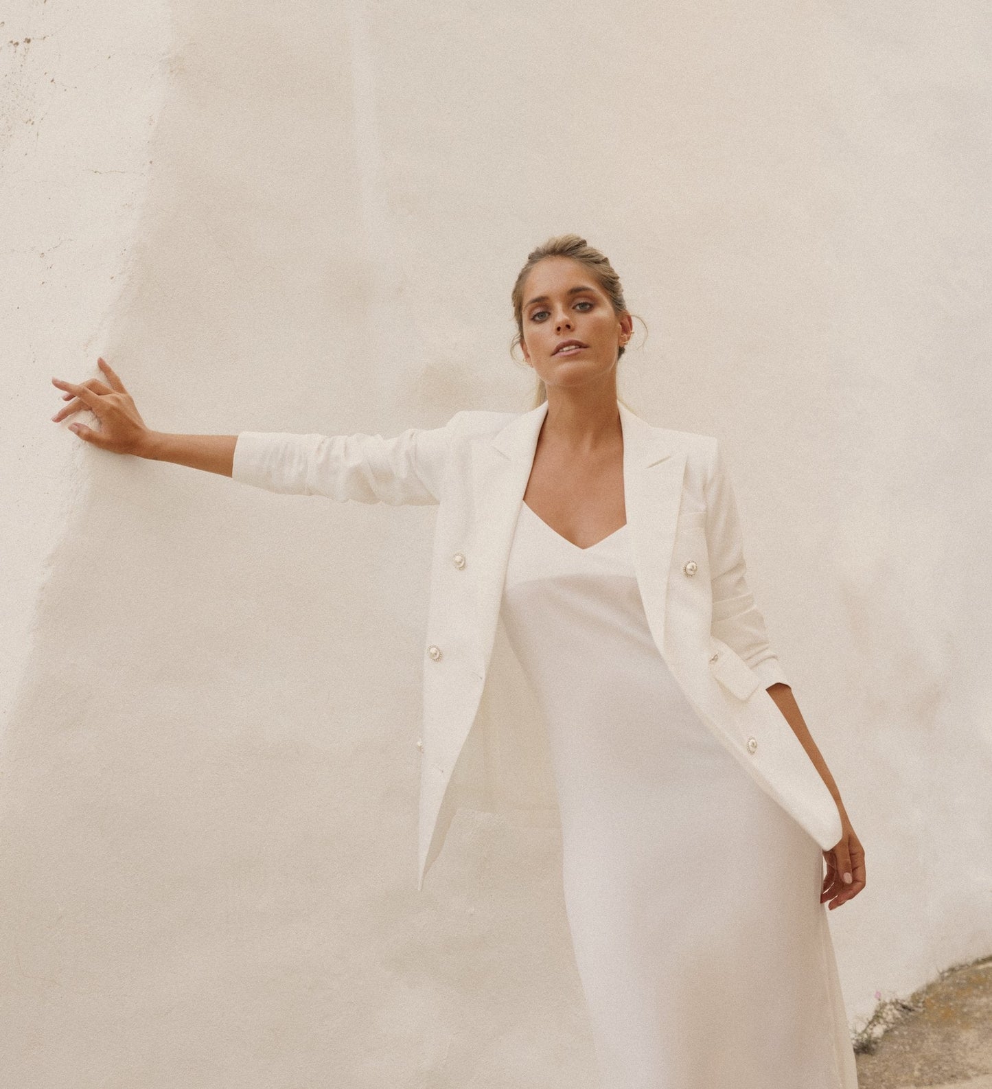 Vestido de Novia Lisa  · LOVE ·