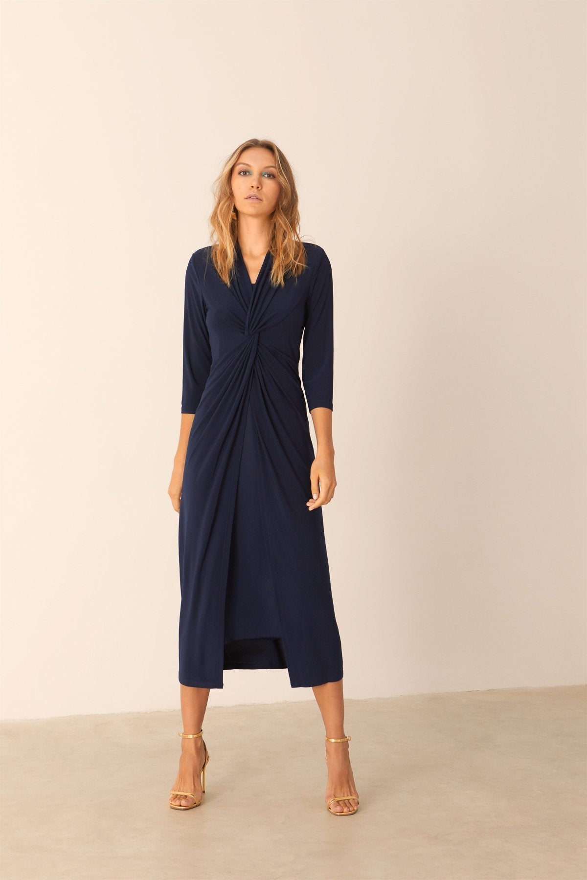 Vestido Kaira Navy · Pretty in Pink ·