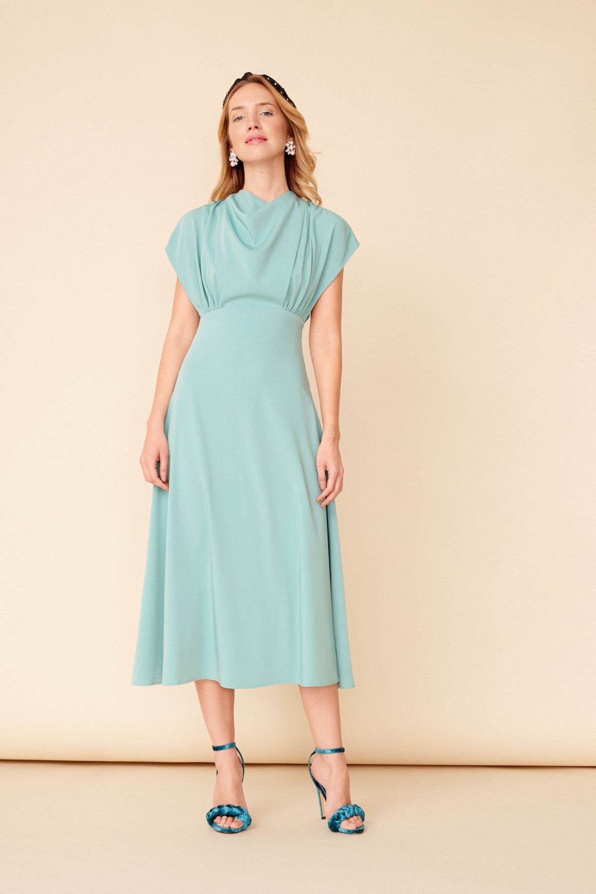 Vestido Nora Aquamarine · Wisteria ·