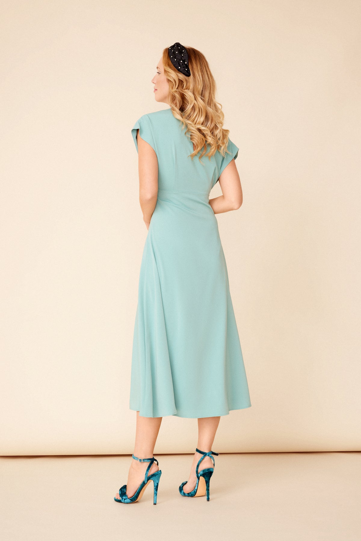 Vestido Nora Aquamarine · Wisteria ·